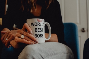 Management Styles: The Benefits and Disadvantages of Different Approaches Management Styles: The Benefits and Disadvantages of Different Approaches